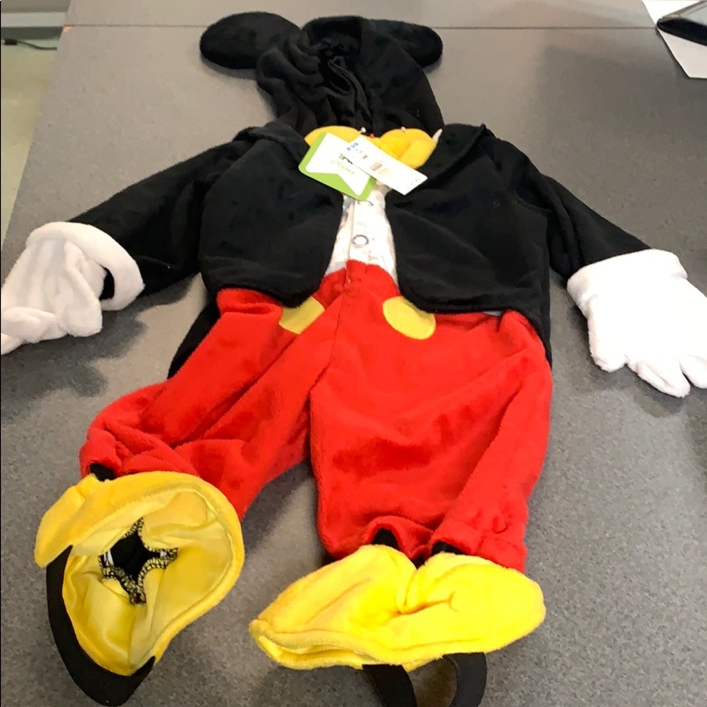 Onsey. Mickey outfit.